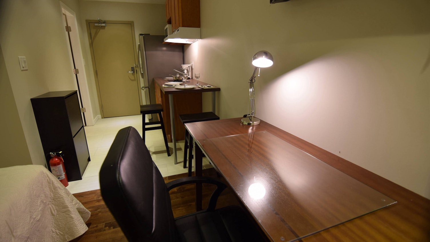 Bachelor Studio Suite image 2
