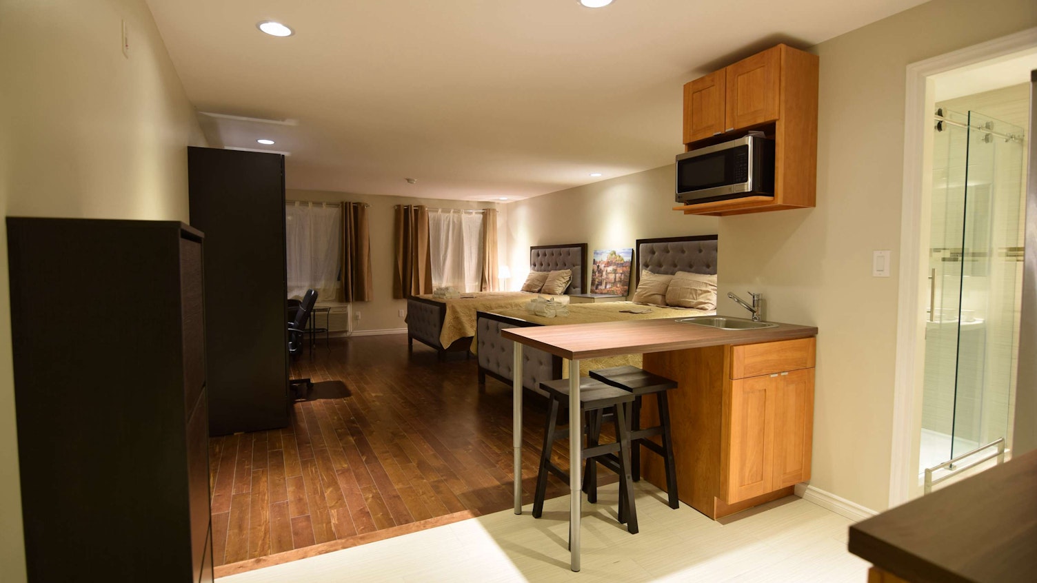Double Queen Suite