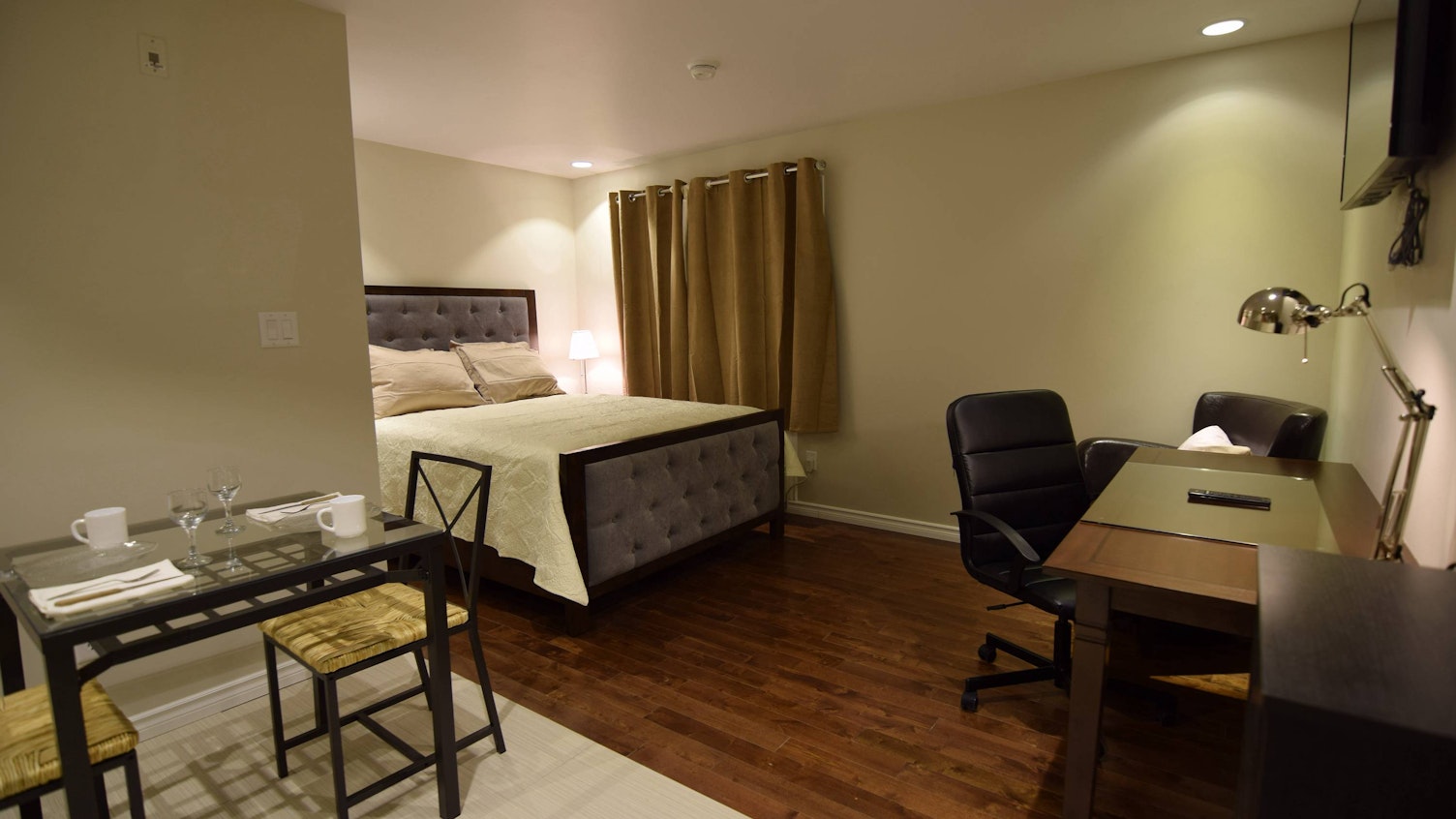 Queen Suite